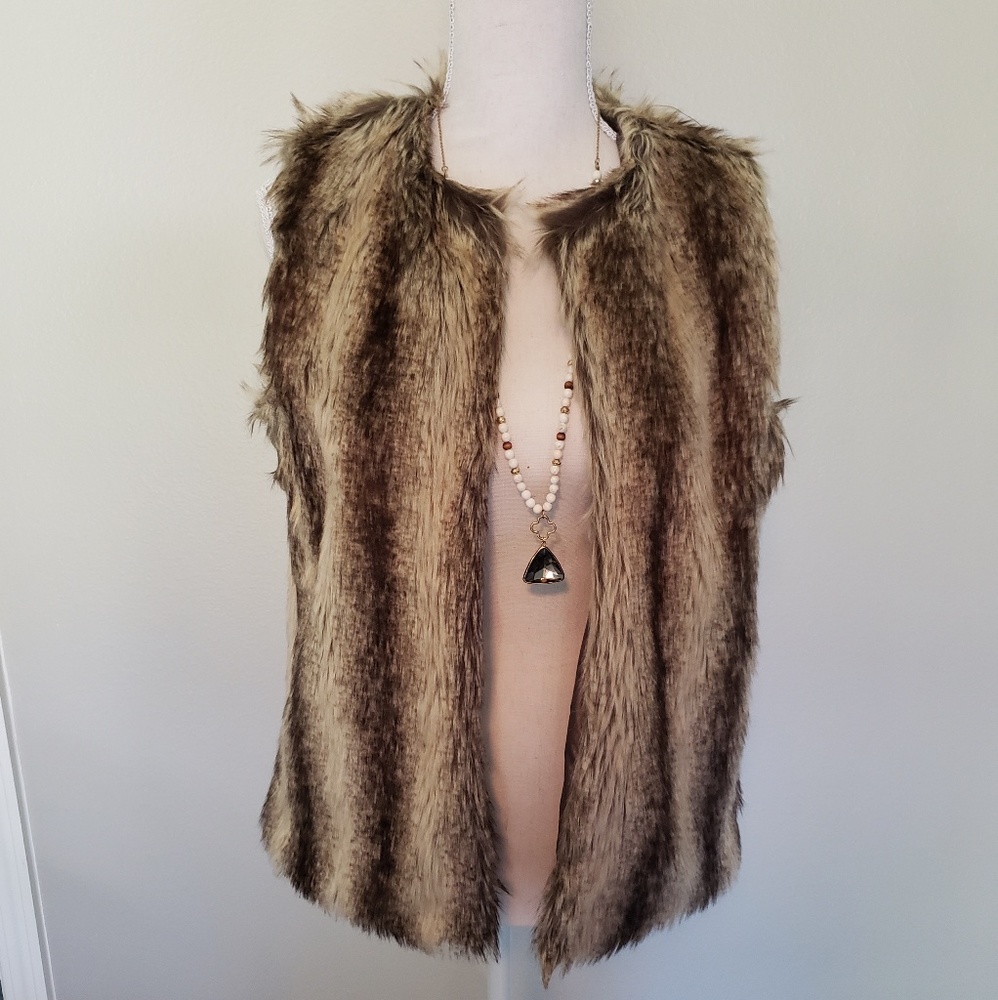 Glamsia Faux Fur Vest